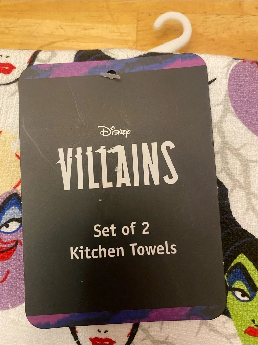 Set of 2 Disney Villains Kitchen Towels 100% cot NwT for Halloween or anytime.